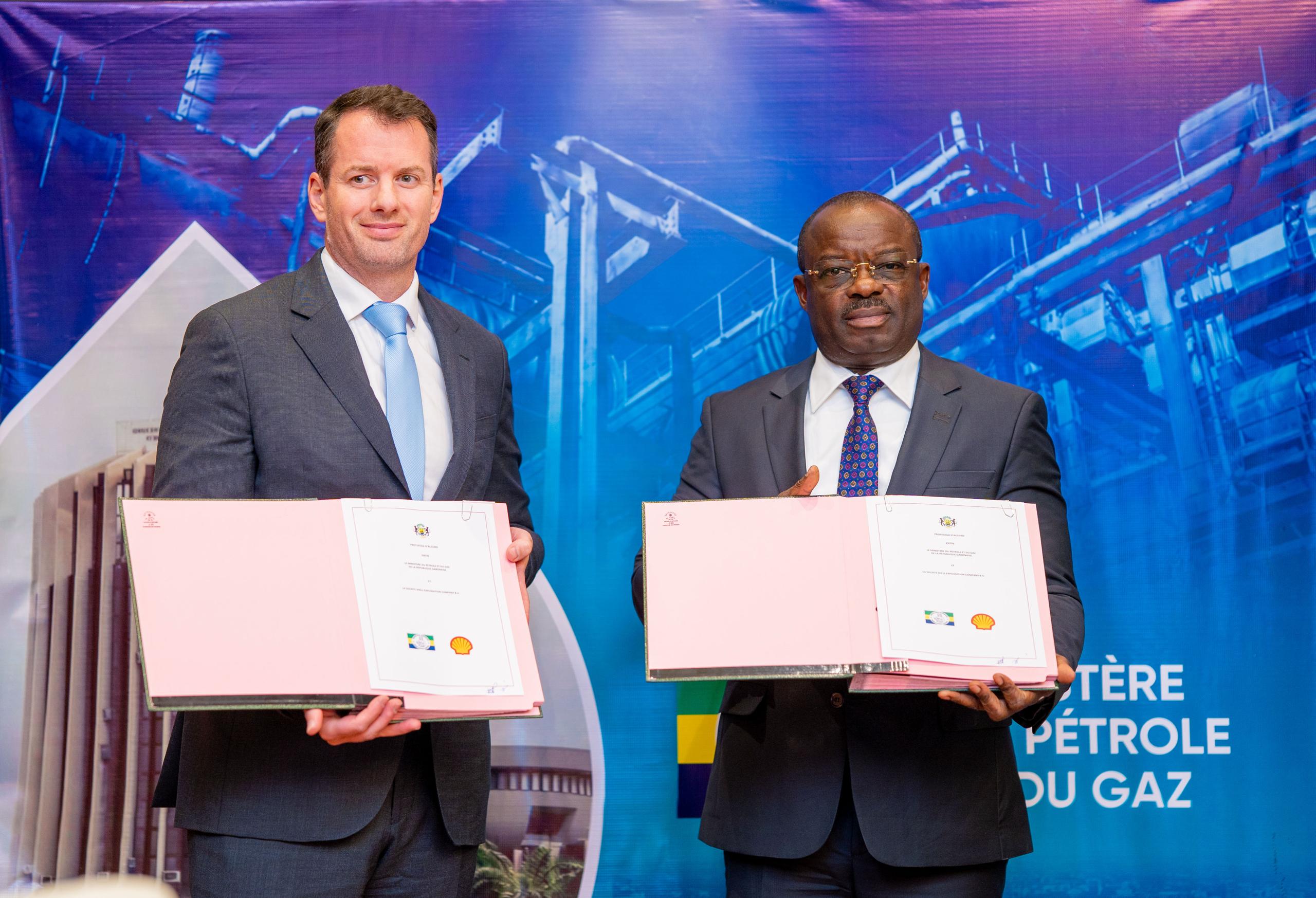 Le Gabon poursuit son offensive pour attirer les majors pétrolières sur son domaine maritime. Le gouvernement gabonais et Shell ont officialisé, le 17 juin, la signature d’un protocole d’accord